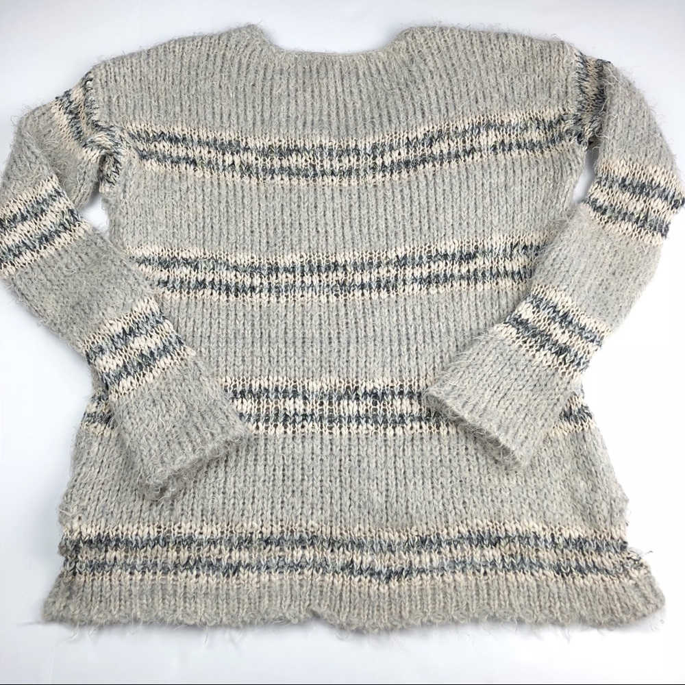 F21 Contemporary Neutral Oversized Knit Sweater - Picture 5 of 6